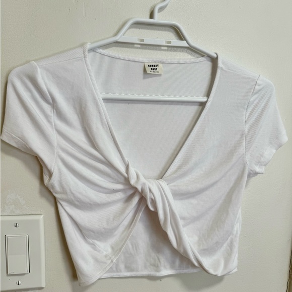 Sunday Best White Crop Top size small - Picture 1 of 1